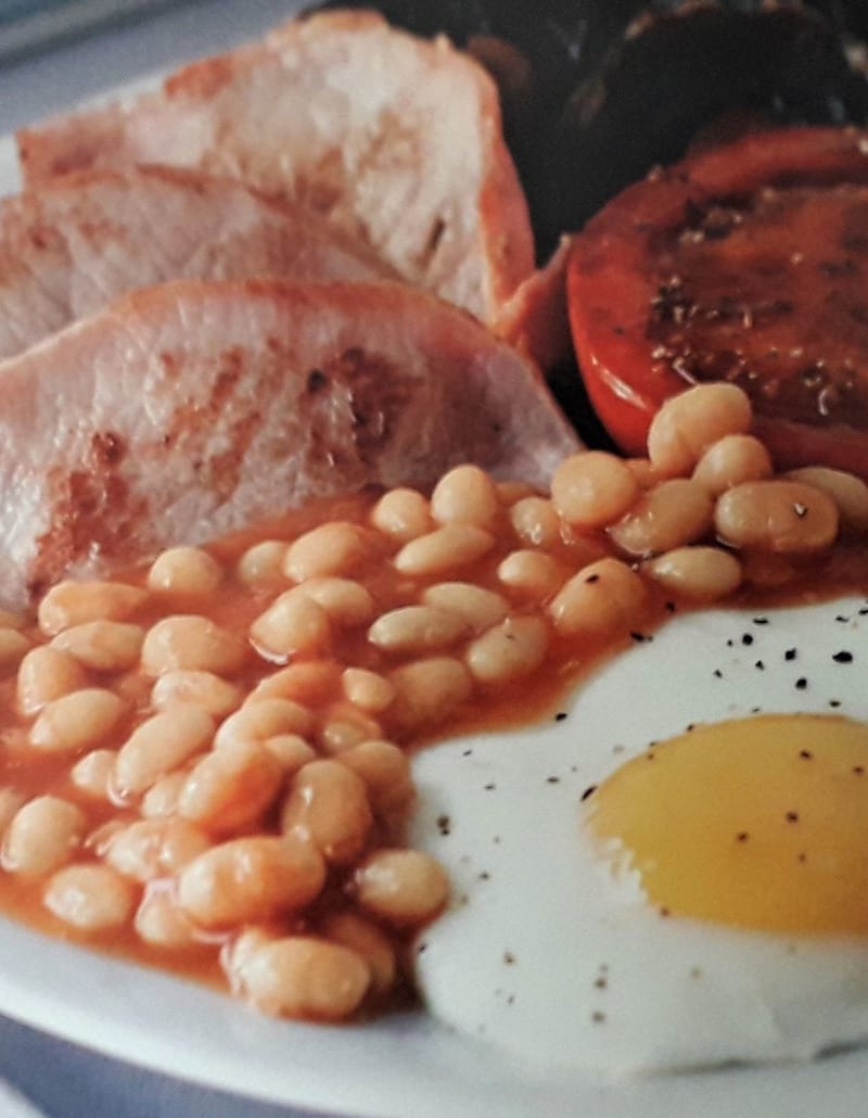 2 Eggs | Bacon | Cheese | Creamy Mushrooms