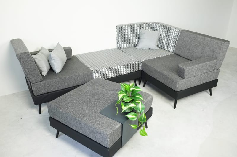 Pour une envie de sobriété, ces teintes s'associent à merveille tout en étant relevées par le motif Shamal. Une combinaison qui se glisse dans votre décor et qui reste indémodable.