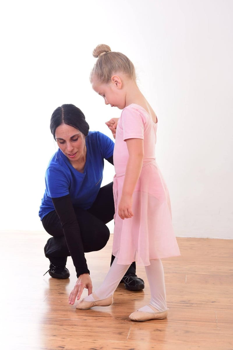 Preparatory ballet program for children aged 6+to 10 yrs old beginner level 1