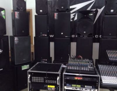 Tim hieu ve dan am thanh san khau