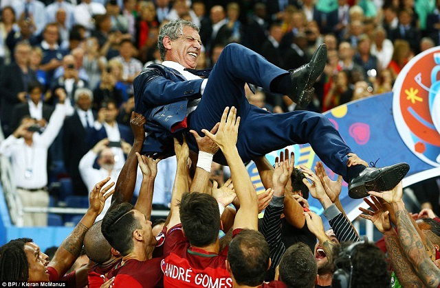 ฝอยทองยืดสัญญา 'ซานโตส' คุมทีมยาวยันจบยูโร 2024