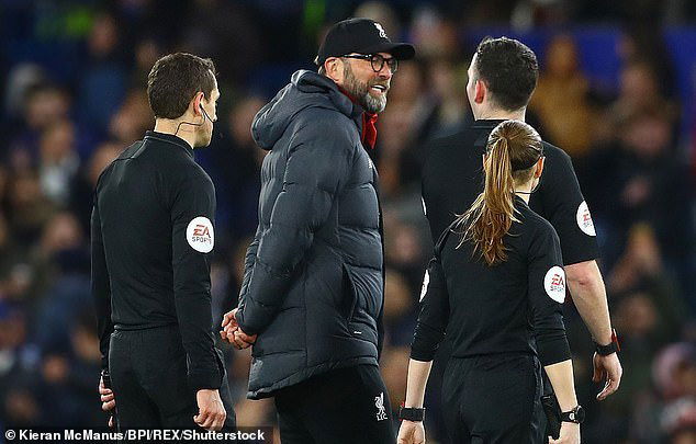 พรีเมียร์ห้าม 'กุนซือ' เผชิญหน้าเปาหลังจบเกม-ถ้าคาใจต้องเขียนส่งแทน