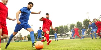 Bagaimana Cara Menjadi Pemain Bola Profesional