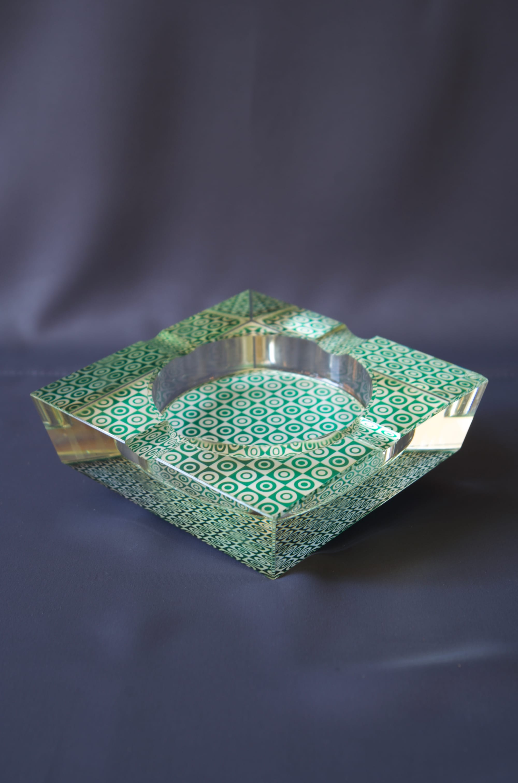 Retro Solid Crystal Glass Cigarette Ashtray With Patterned Print