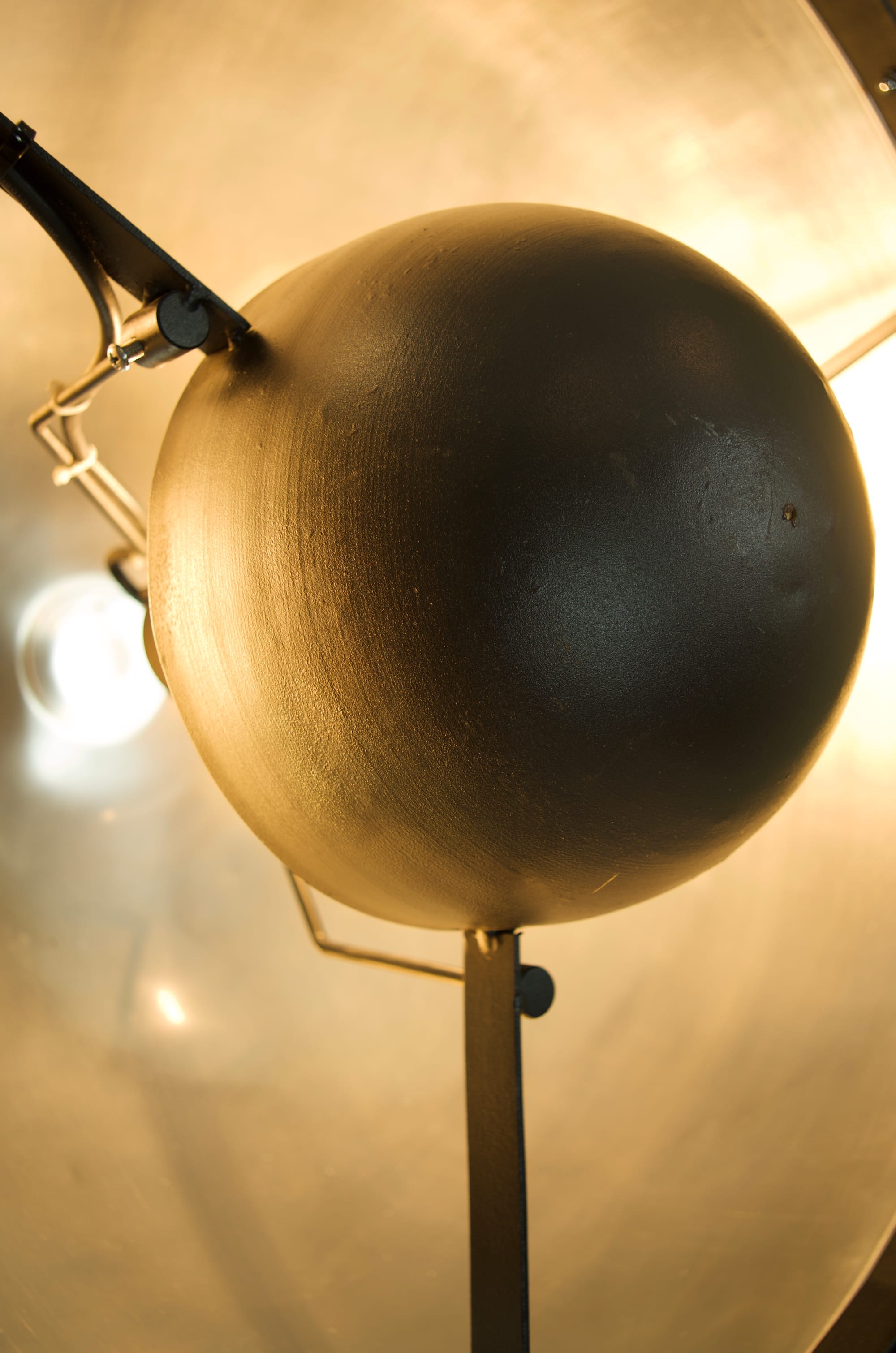 Vintage Bauhaus style Lamp on Tripod legs.