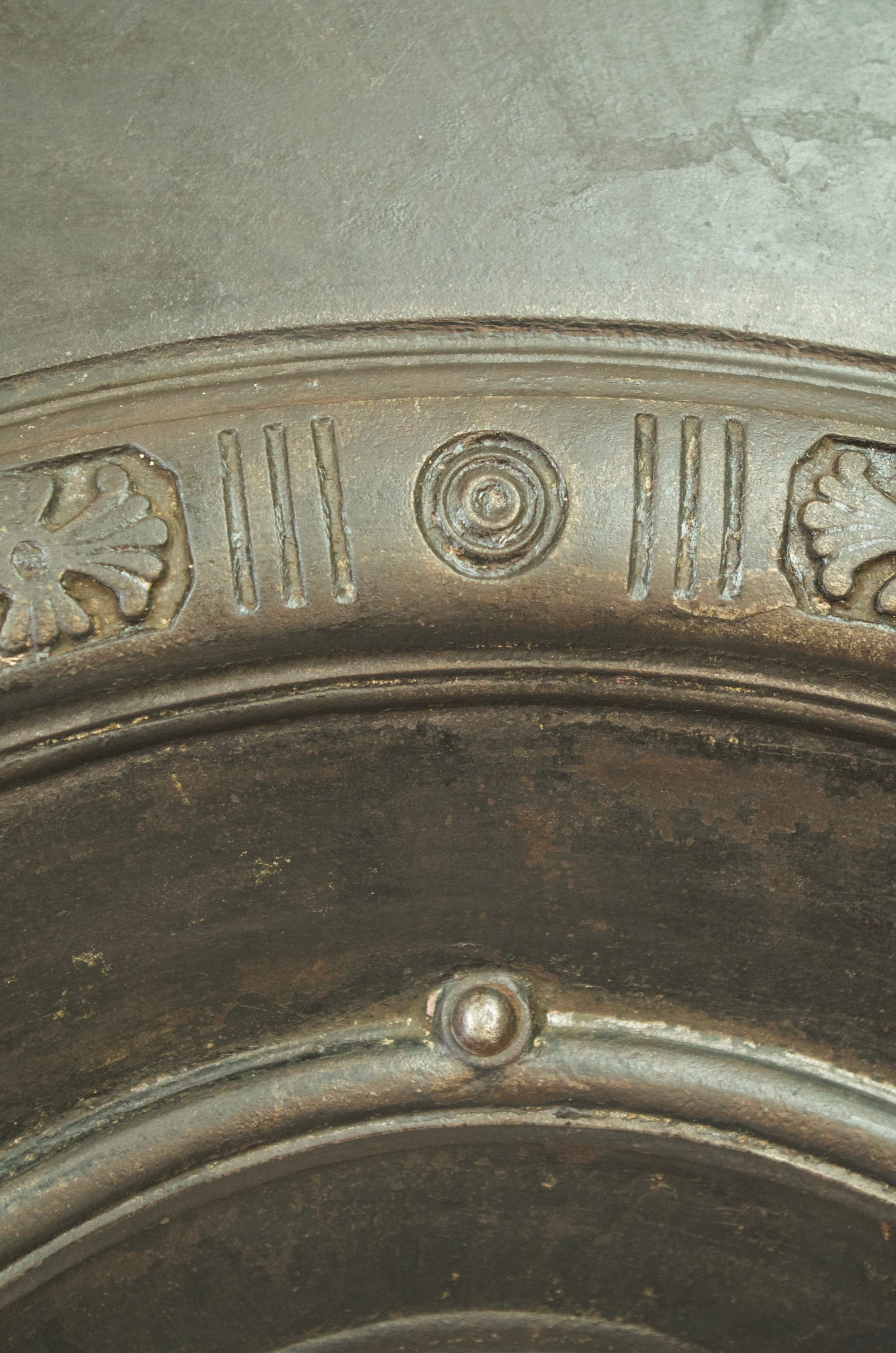 A Vintage reclaimed, early Victorian cast iron fire insert