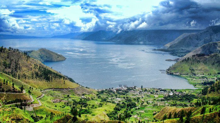PAKET WISATA DANAU TOBA