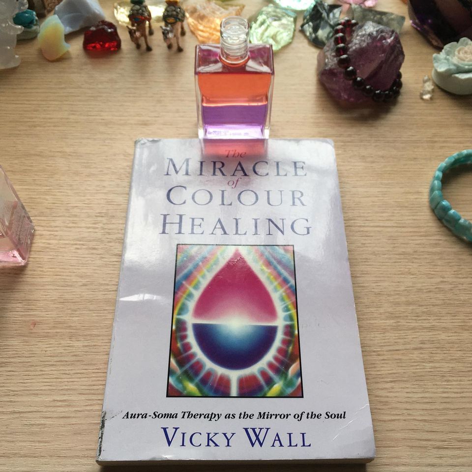 Miracle Colour Healing - Vicky Wall