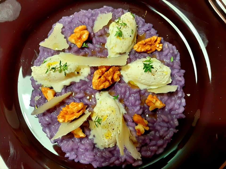 RISOTTO CON VERZA VIOLA, MASCARPONE, NOCI E GRANA A SCAGLIE