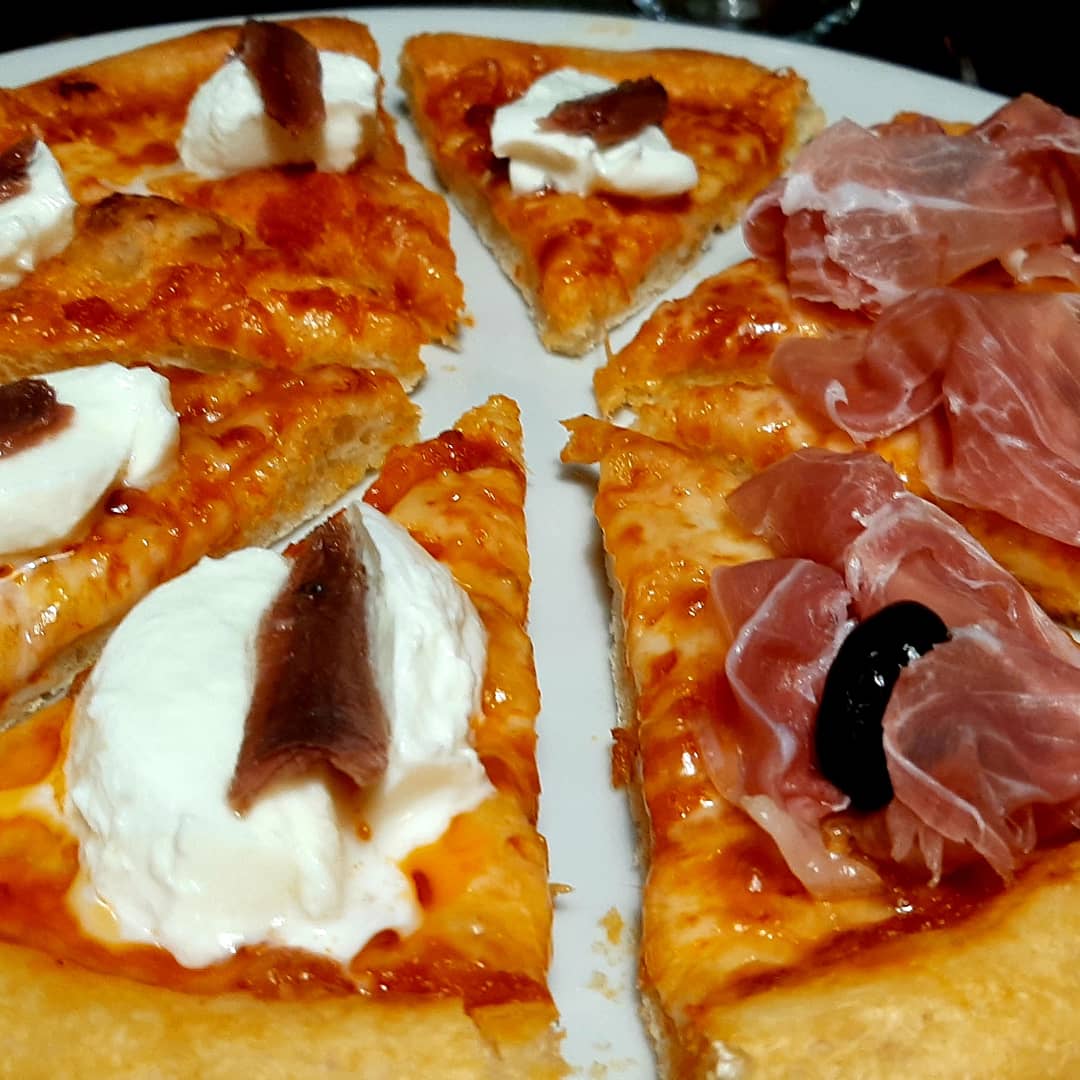 PIZZA fatta in casa come in pizzeria