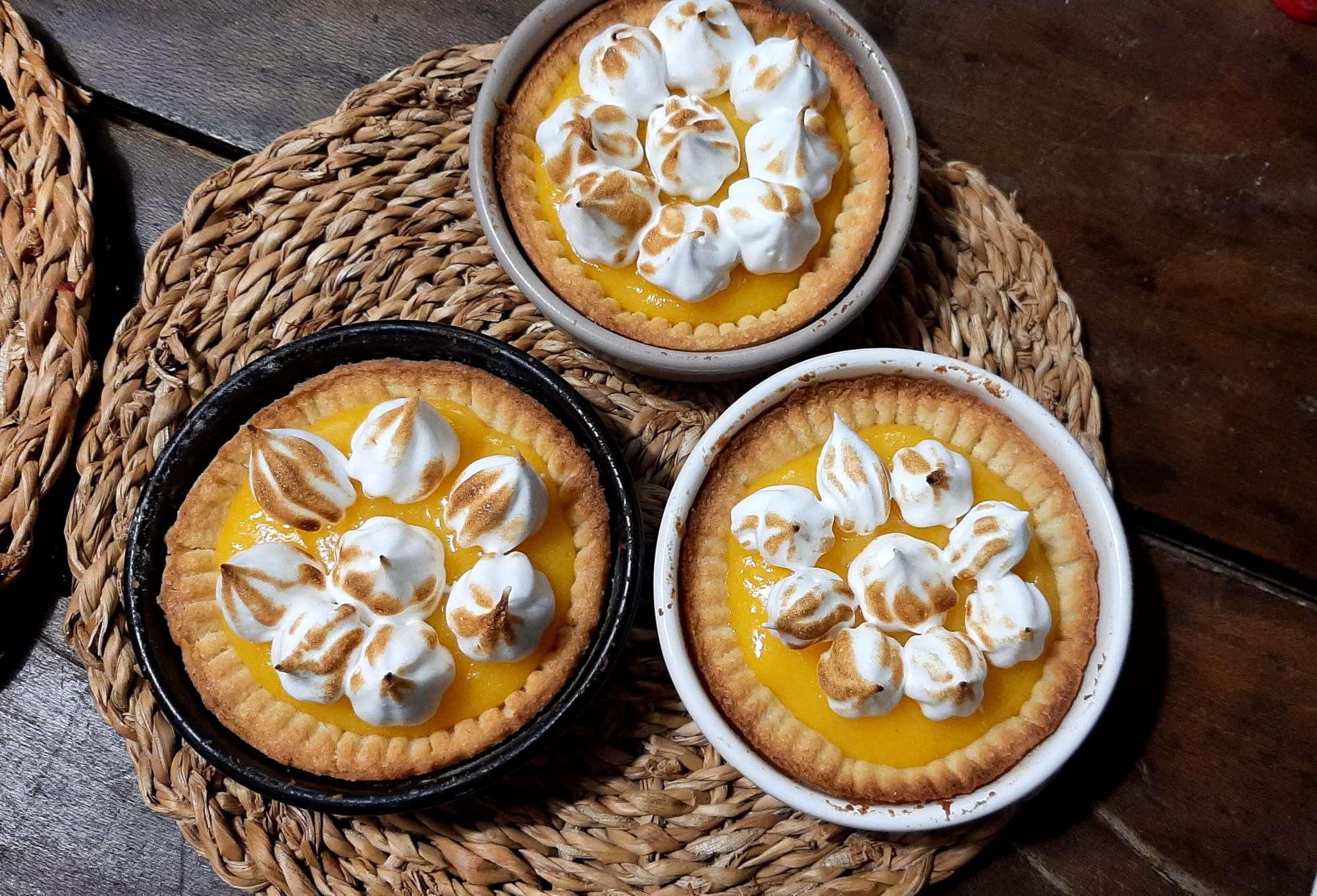 MINI CROSTATINE AL LEMON CURD E MERINGA