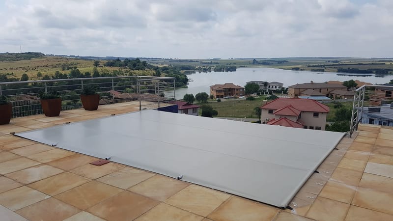 Swimming pool and Jacuzzi Covers