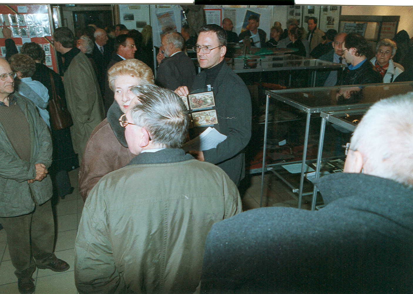 11/2004: Tentoonstelling “Wereldbrand I in aquarellen en verzamelstukken”