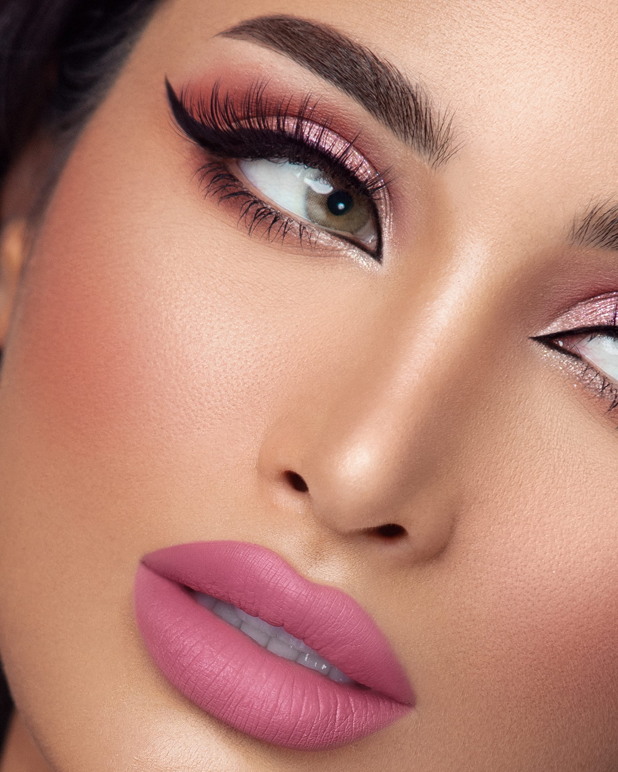 فنانات ومودل 