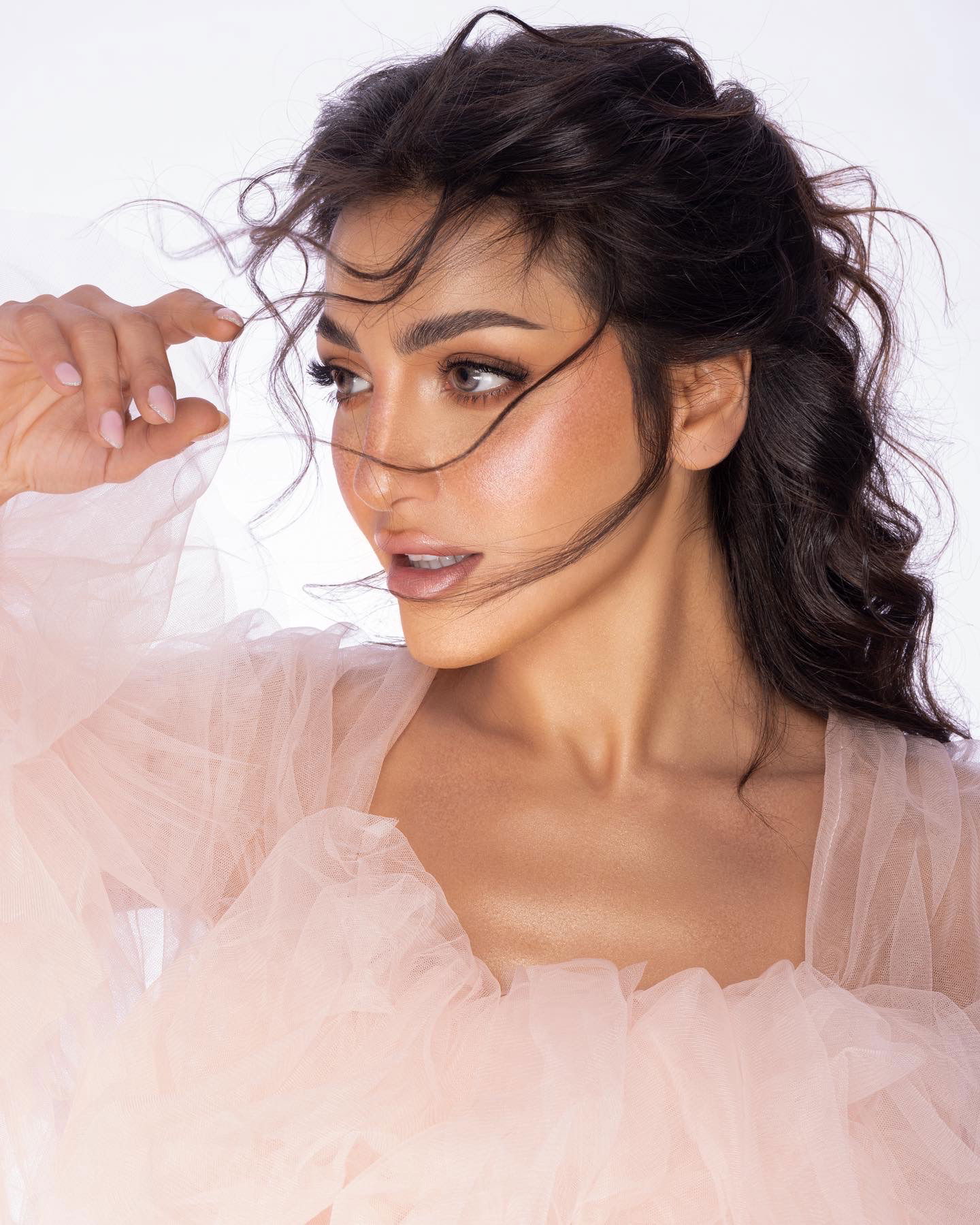 فنانات ومودل 