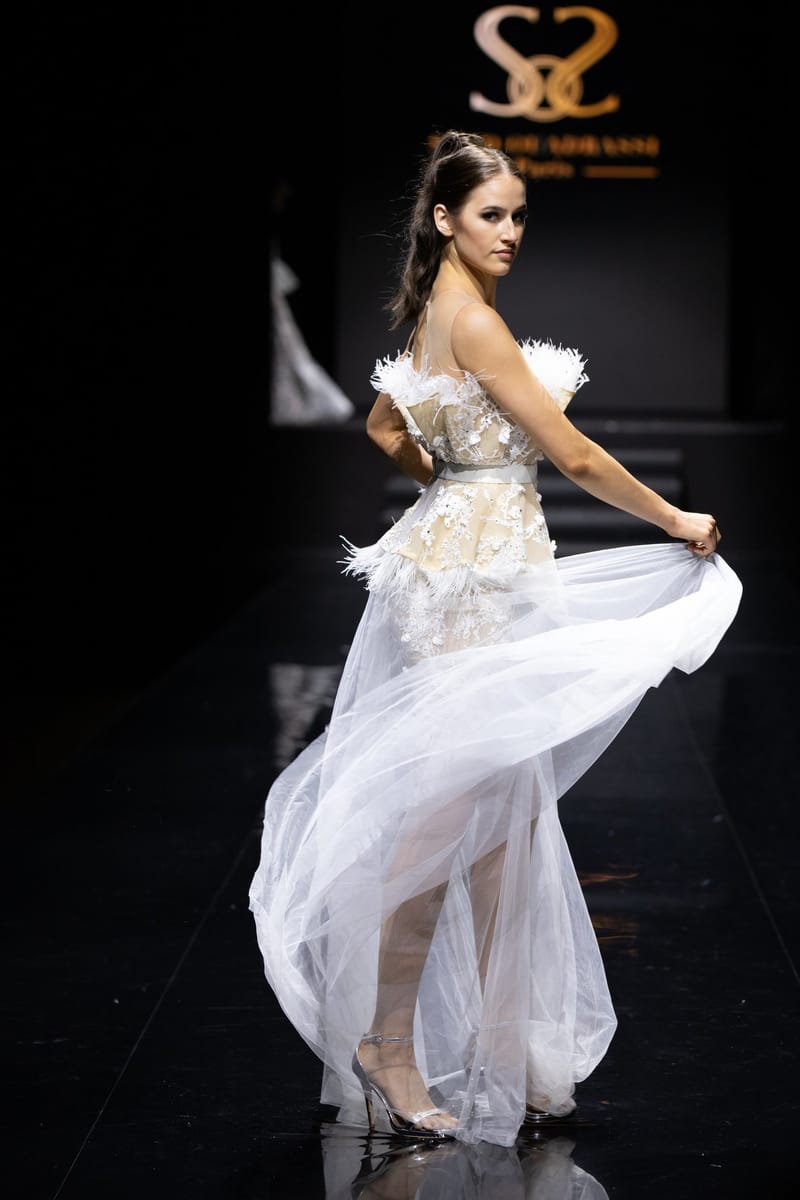 Oriental fashion show_ LOUVRE