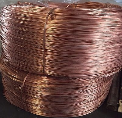 Những yếu tố chính nào ảnh hưởng đến giá cổ phiếu trong ngành kim loại và khai khoáng?