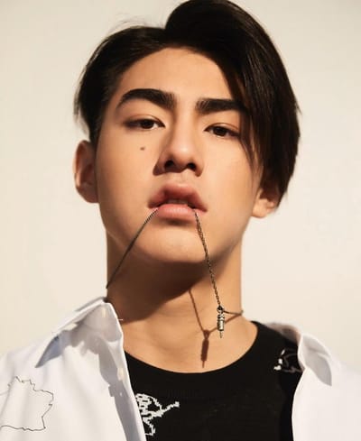 หนุ่มเจ้าขุน อวดภาพเด็ดโชว์รอยสักหน้าอก