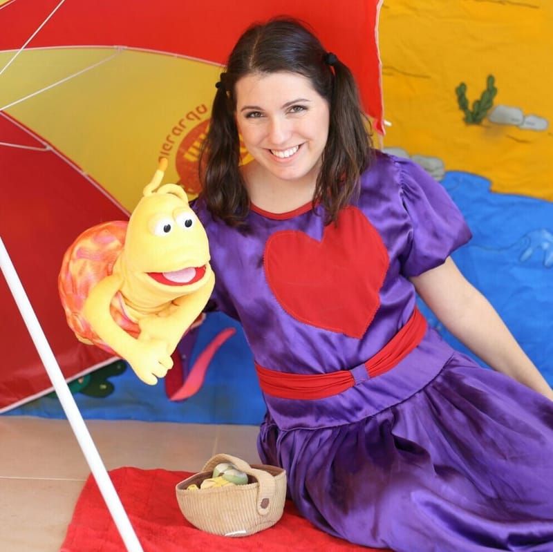 טרמפ על מטאטא עם שירה מילר (18:00)