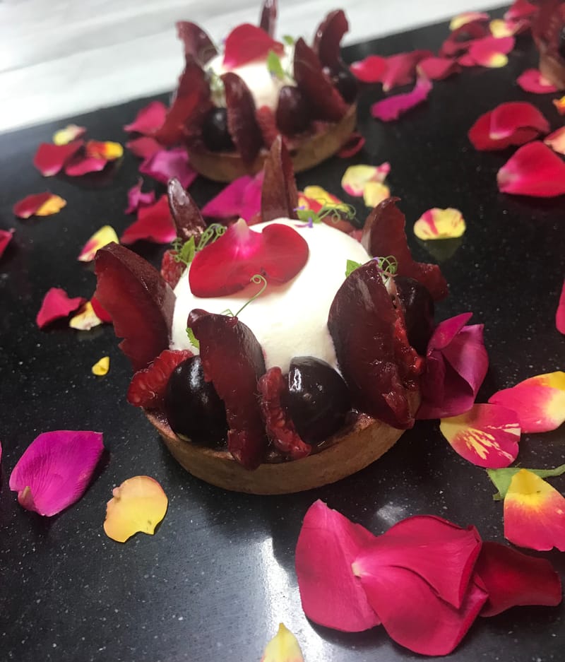 Tartelette fruitée et son mousseux ananas pour 8 personnes