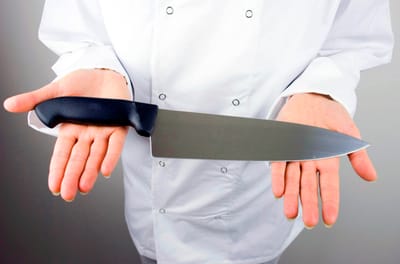 Is best electric knife risky for children?