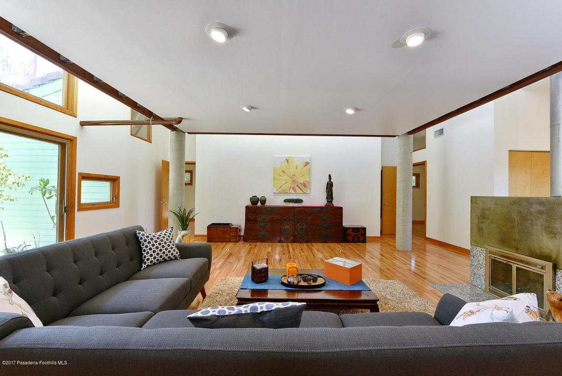 Mid-Century Vibe
