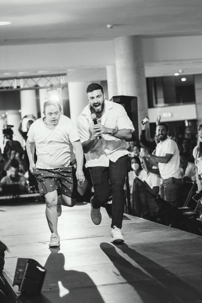 BFM TV : Un défilé de mode pour casser les préjugés sur la trisomie 21