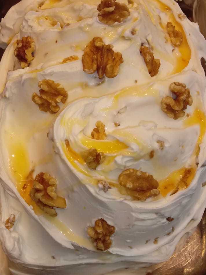 Mascarpone, nuts and honey