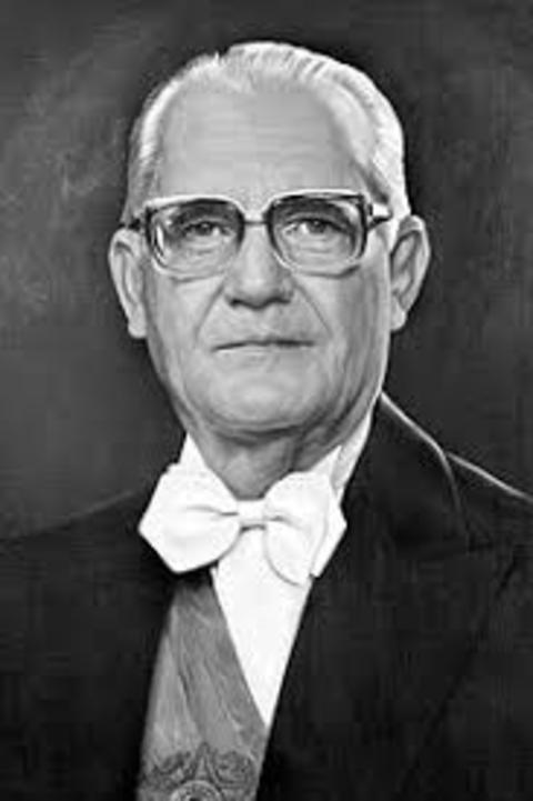 ERNESTO GEISEL