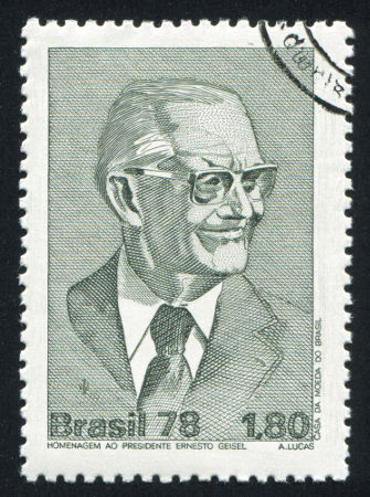 GOVERNOS MILITARES