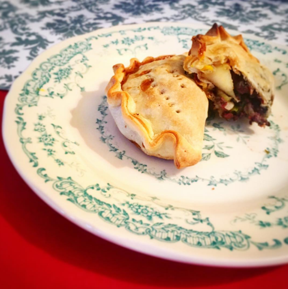 Empanadas de Prieta, Manzana y Lavanda