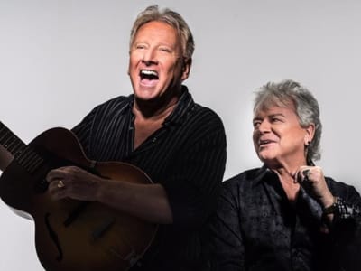 Air Supply's 40th Anniversary Asia Tour with GECKO® AYERS ROCK DI 100P