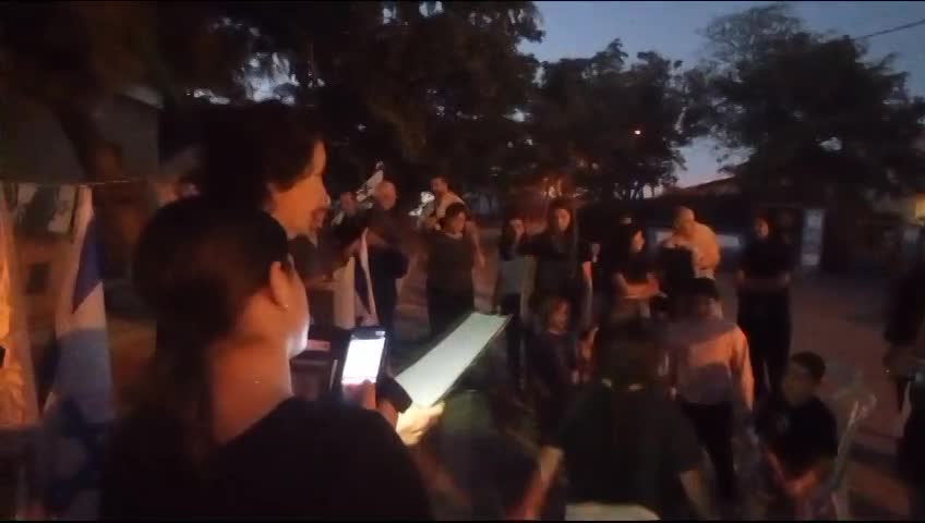 הקראת השיר "בתוך הלב" בטקס לציון 30 יום ל 7.10.23