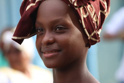 LA RESISTENCIA: CIMARRONES Y PALENQUES, LA COMUNIDAD RAIZAL, EL RECONOCIMIENTO DE LOS DERECHOS AFRO