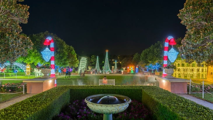 Hunter Valley Xmas Lights & Port Stephens - Fly / Fly - Stay Put Tour - BOOKINGS CLOSED