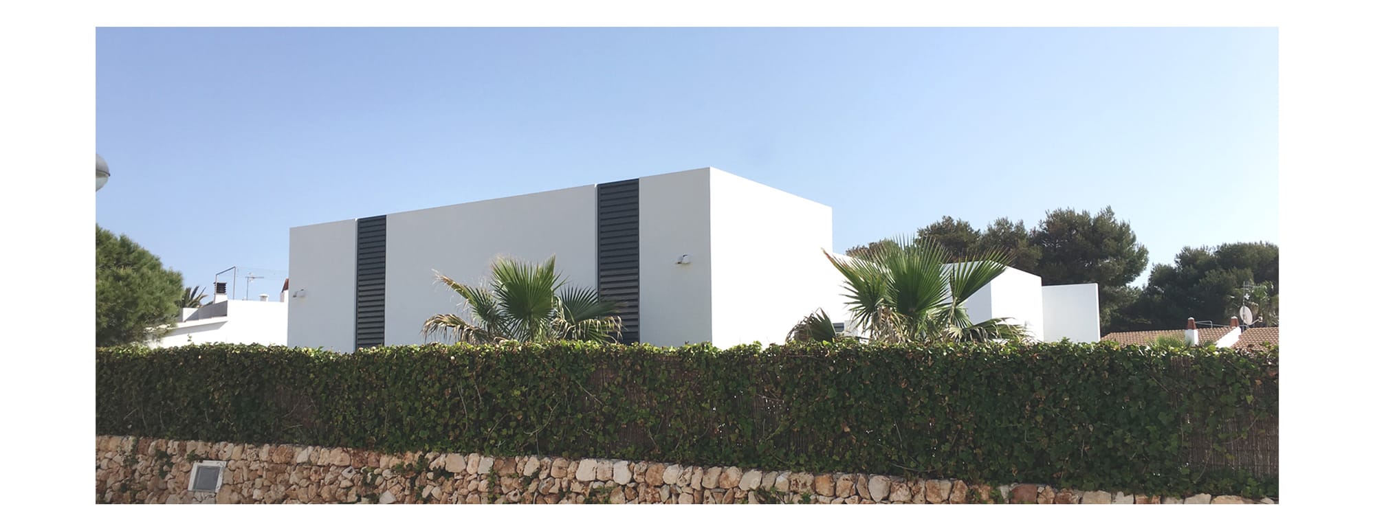 Villa minimaliste de 100 m², compacte et intimiste.