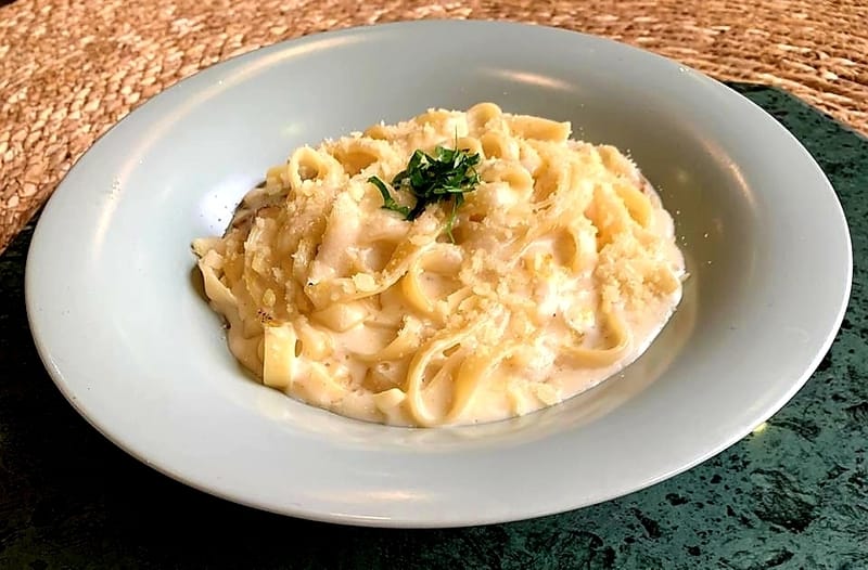 فوتشيني الفريديو دجاج – Fettuccine Alfredo Chicken