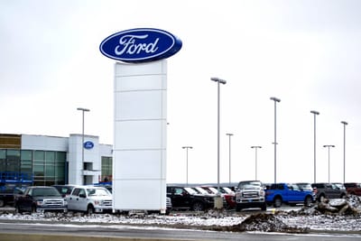 ford dealers 1 image