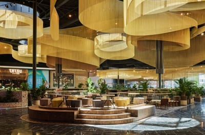 Cortinas de corrente Kriskadecor instaladas em grande escala em novos projetos de Kengo Kuma e MVSA