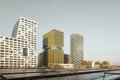 Torre Comercial Central Park / GROUP A