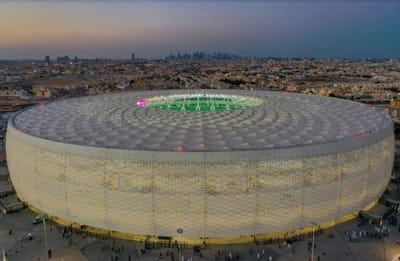 Estádio Lusail projetado pela Foster + Partners entre oito locais concluídos para a Copa do Mundo do Catar
