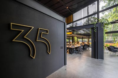 Agência 35 / Galeria Arquitetos