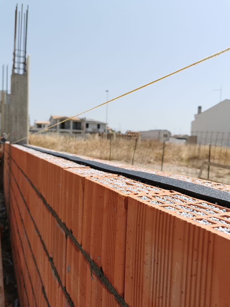COSTRUZIONE DI UN EDIFICIO UNIFAMILIARE (Lavoro in corso)