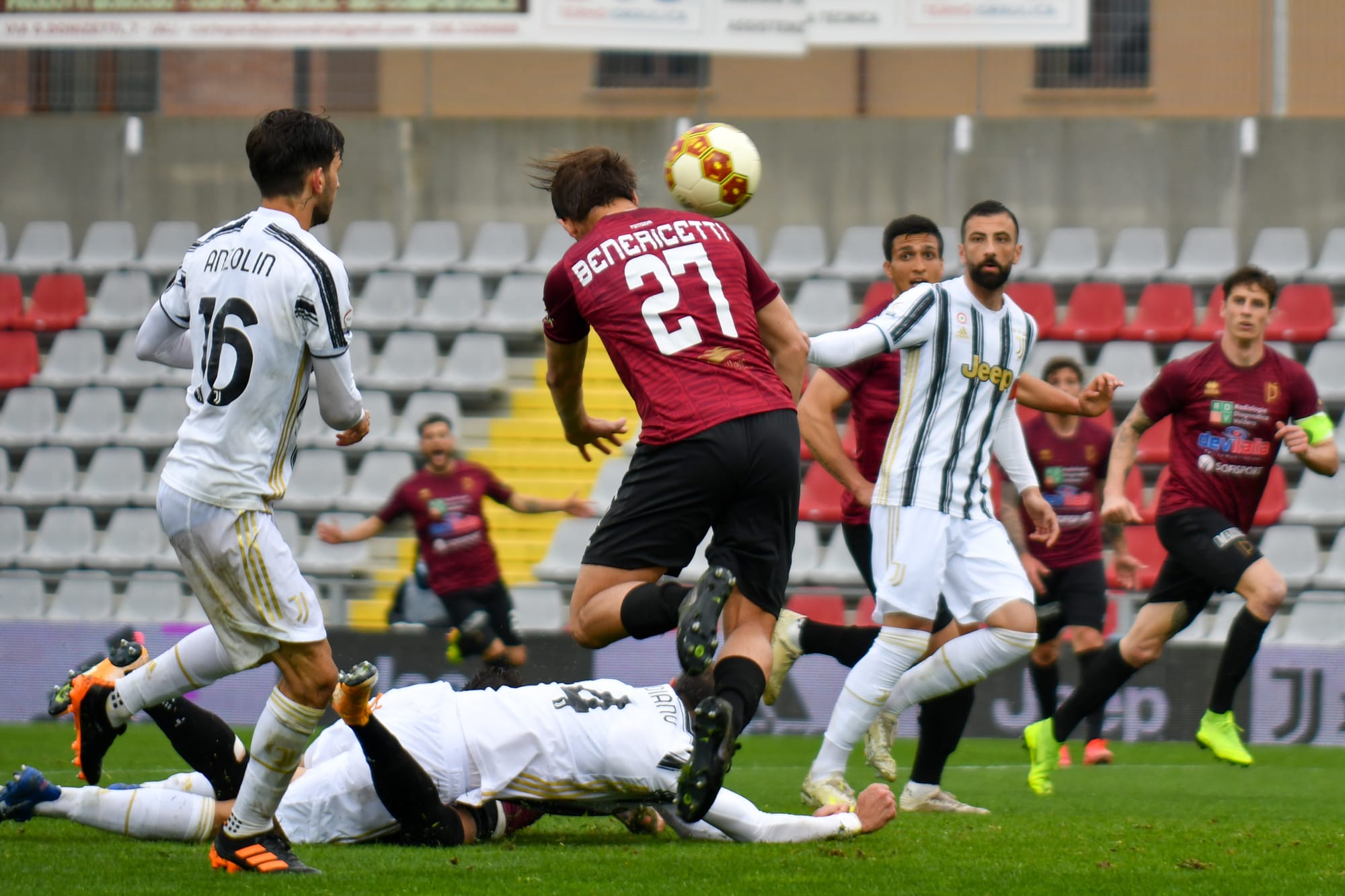 I BIANCONERI U23 DOMINANO, IL PONTEDERA AGGUANTA IL PAREGGIO A UN MINUTO DALLA FINE.