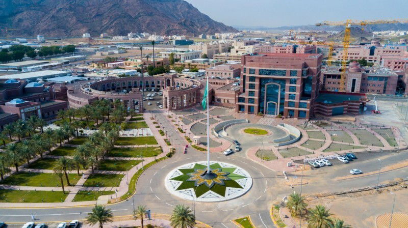جامعة طيبة تحتفل باليوم الوطني على طريقتها الخاصة