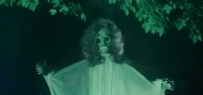 THE NIGHT EVELYN CAME OUT OF THE GRAVE (1971)