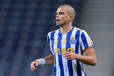 ใครเคยเล่นแชมเปียนส์ลีก 100 เกมบ้าง?