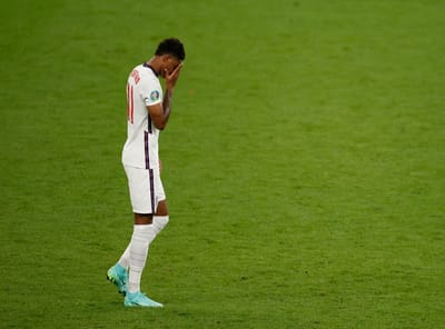 โค้ชเยาวชนของ Marcus Rashford ยืนยันว่า 'เขาไม่มีอะไรจะกล่าวขอโทษ' ในขณะที่ดาราอังกฤษและแมนเชสเตอร์ยูไนเต็ดขอโทษสำหรับการยิงจุดโทษในการยิงรอบชิงชนะเลิศยูโร 2020