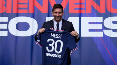 Lionel Messi ยกย่อง 'ช่วงเวลาใหม่ในชีวิตของฉัน' ในขณะที่เขาเข้าร่วม PSG ท่ามกลางความตื่นเต้นของแฟน ๆ