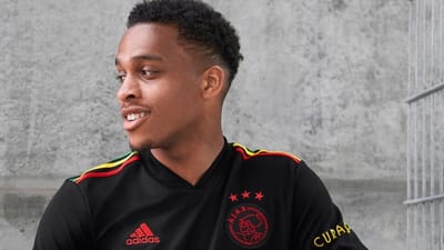 เสื้อ Ajax Bob Marley: ทำไม 'Three Little Birds' เป็นเพลงของสโมสรและชุดที่สามใหม่แสดงความเคารพต่อไอคอนเร้กเก้